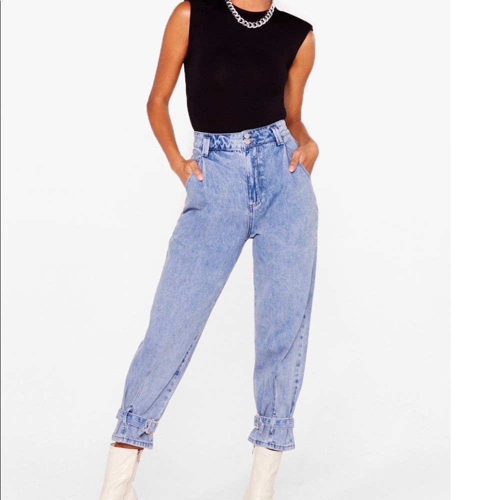 Nasty gal buckle mom jeans size small